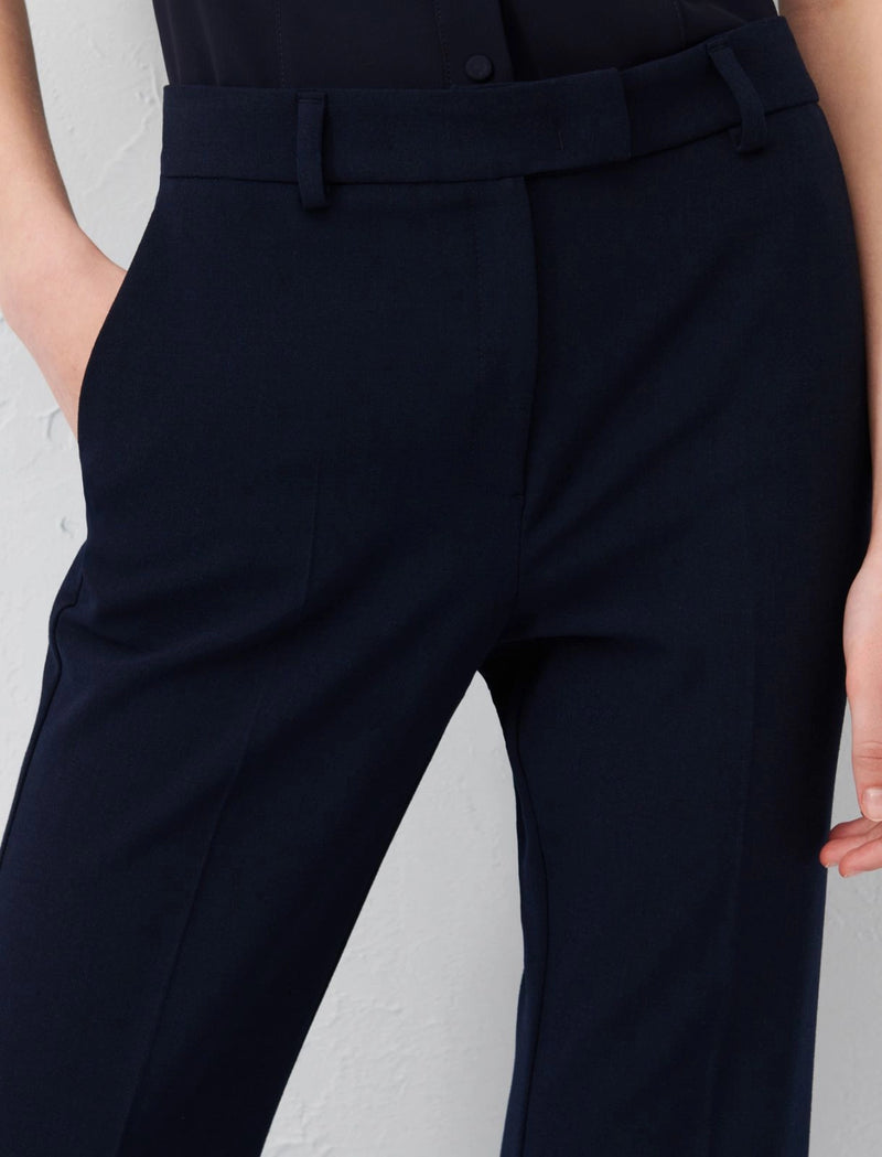 Pantaloni flare