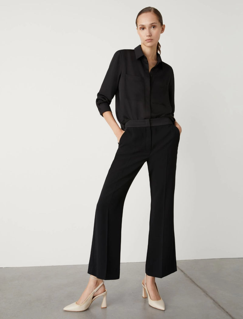 Pantaloni flare