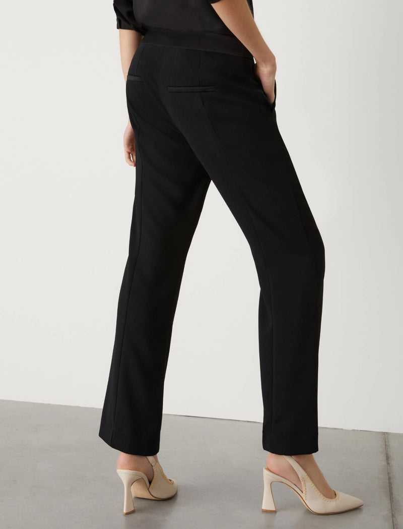 Pantaloni flare