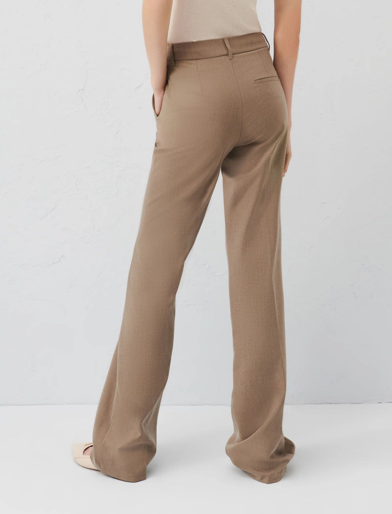 Pantaloni flare