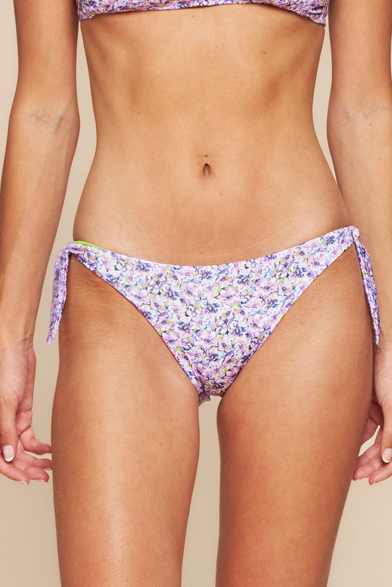 BIKINI A FIORELLINI CON PIZZO